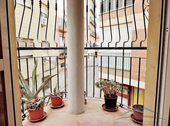 Foto 2 de Piso en alquiler en Plaza de Toros - Santa Rita de 5 habitaciones con muebles y balcón