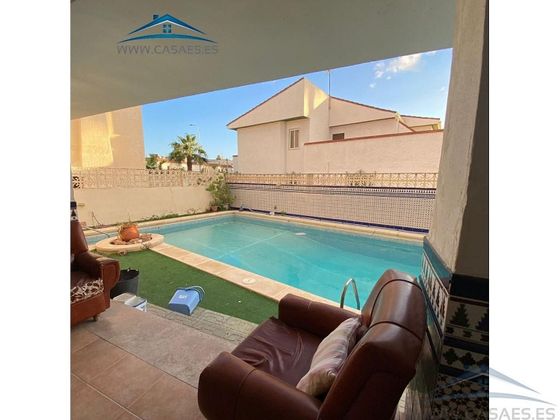 Foto 1 de Casa en venda a Nueva Almería - Cortijo Grande - Vega de Acá de 6 habitacions amb terrassa i piscina