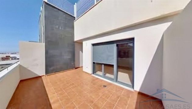 Foto 1 de Venta de ático en Roquetas Centro de 2 habitaciones con terraza y piscina