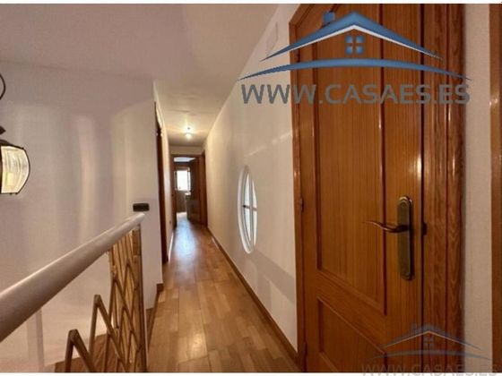 Foto 2 de Alquiler de casa en Centro - Almería de 4 habitaciones con muebles
