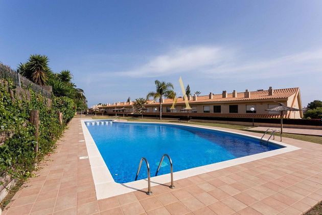 Foto 1 de Venta de casa en Levantina - Montgavina - Quintmar de 4 habitaciones con terraza y piscina
