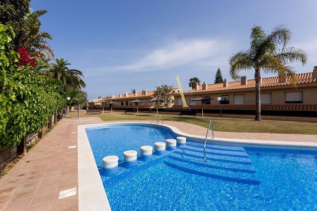 Foto 2 de Casa en venda a Levantina - Montgavina - Quintmar de 4 habitacions amb terrassa i piscina