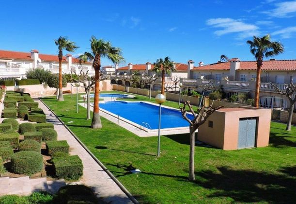 Foto 1 de Casa adossada en venda a calle Tenerife de 3 habitacions amb terrassa i piscina