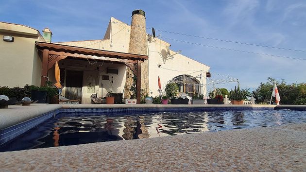 Foto 2 de Chalet en venta en calle Valle del Sol de 3 habitaciones con terraza y piscina