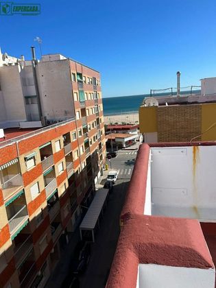 Foto 2 de Piso en venta en Las Islas de 3 habitaciones con balcón