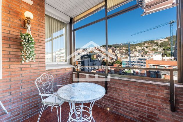 Foto 1 de Àtic en venda a travesía De Dalt de 4 habitacions amb terrassa i balcó