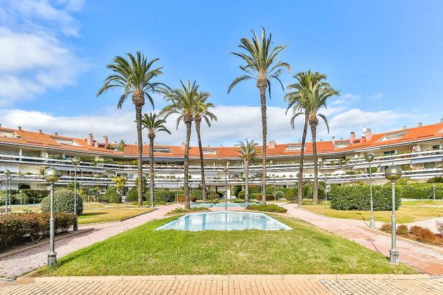 Foto 1 de Àtic en venda a Can Girona - Terramar - Can Pei - Vinyet de 4 habitacions amb terrassa i piscina