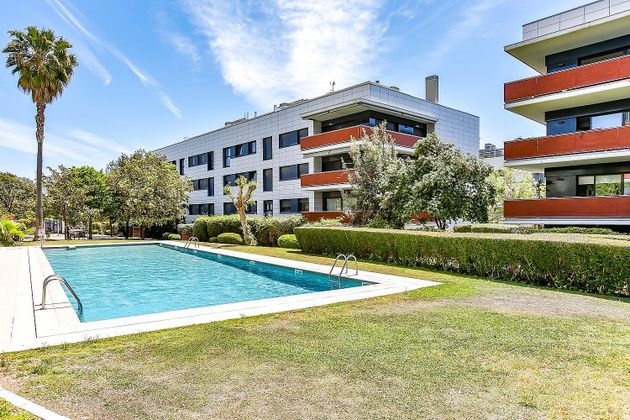 Foto 1 de Pis en venda a Vallpineda - Santa Bàrbara de 4 habitacions amb terrassa i piscina