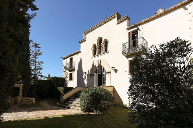Foto 1 de Casa en venda a calle Garbí de 7 habitacions amb terrassa i piscina