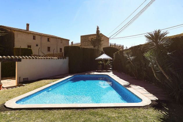 Foto 2 de Casa en venda a calle Garbí de 7 habitacions amb terrassa i piscina