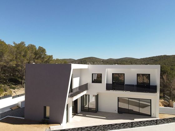 Foto 1 de Venta de chalet en Sant Pere de Ribes Centro de 5 habitaciones con terraza y piscina