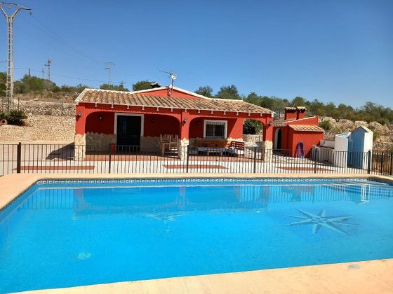 Foto 2 de Casa en venda a Llutxent de 3 habitacions amb terrassa i piscina