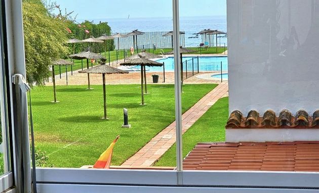 Foto 1 de Venta de dúplex en Estepona Oeste - Valle Romano - Bahía Dorada de 3 habitaciones con terraza y piscina