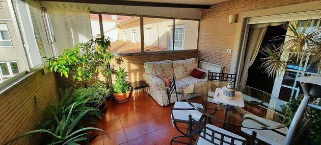 Foto 2 de Àtic en venda a Zona de Plaza de Barcelos de 4 habitacions amb terrassa i garatge
