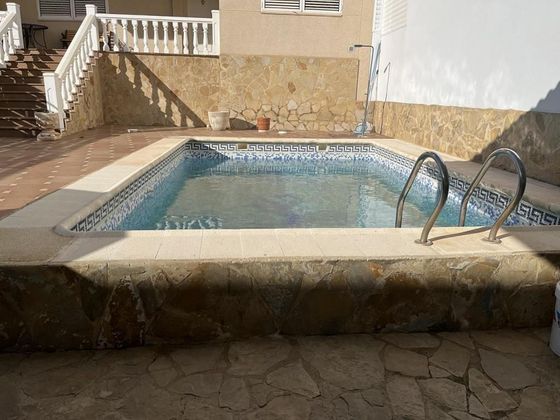 Foto 2 de Casa adossada en venda a calle Font de L'or de 4 habitacions amb terrassa i piscina