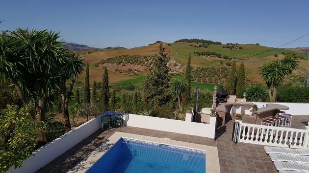 Foto 2 de Xalet en venda a calle Fuente Amarga de 4 habitacions amb terrassa i piscina