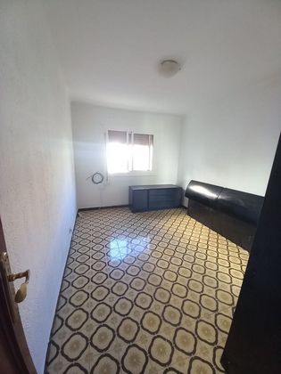 Foto 1 de Venta de piso en Les Planes de 3 habitaciones con balcón y calefacción