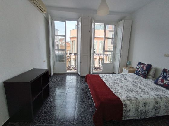 Foto 2 de Alquiler de piso en calle San Juan de 3 habitaciones con muebles y balcón
