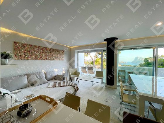 Foto 1 de Àtic en venda a Cala Vedella - Cala Tarida - Cala Conta de 3 habitacions amb terrassa i jardí