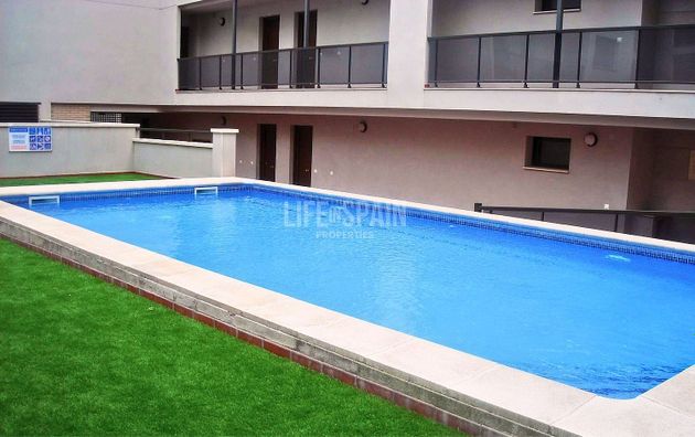 Foto 2 de Venta de ático en calle Osca de 2 habitaciones con terraza y piscina