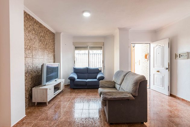 Foto 2 de Casa adosada en venta en Torres de Cotillas (Las) de 4 habitaciones con terraza y jardín