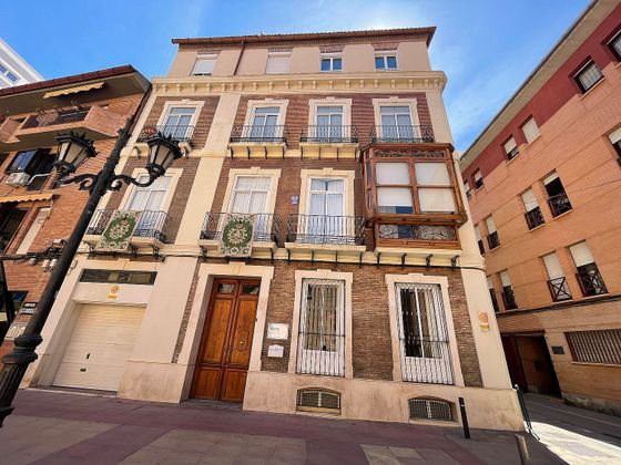 Foto 1 de Alquiler de piso en Centro - Murcia de 3 habitaciones con terraza y muebles