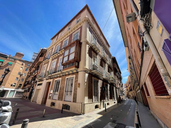 Foto 2 de Pis en lloguer a Centro - Murcia de 3 habitacions amb terrassa i mobles