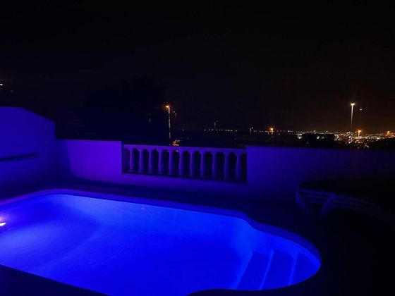 Foto 1 de Casa adosada en venta en Caleta de Fuste de 3 habitaciones con terraza y piscina