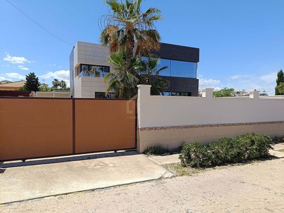 Foto 1 de Casa en venda a Torrelamata - La Mata de 4 habitacions amb terrassa i piscina
