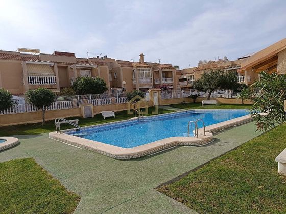 Foto 2 de Piso en venta en Nueva Torrevieja - Aguas Nuevas de 2 habitaciones con terraza y piscina