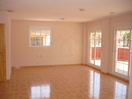 Foto 2 de Dúplex en venda a San Miguel de Salinas de 4 habitacions amb terrassa i garatge