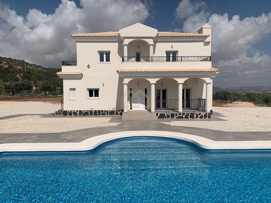 Foto 2 de Casa en venda a Pinós de 4 habitacions amb terrassa i piscina