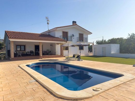 Foto 2 de Casa rural en venda a Albatera de 5 habitacions amb terrassa i piscina