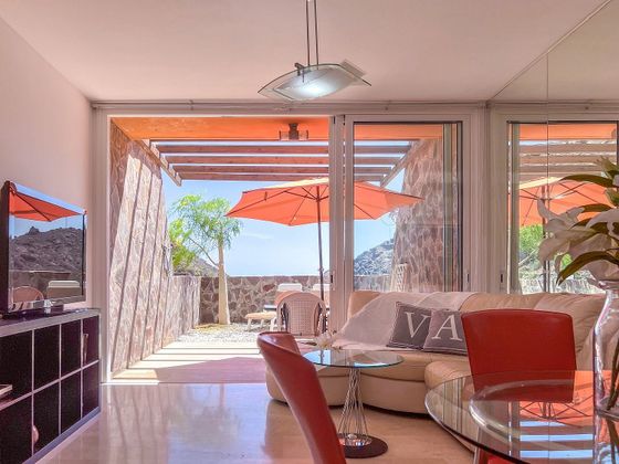 Foto 1 de Casa adossada en venda a avenida Del Guincho de 2 habitacions amb terrassa i piscina