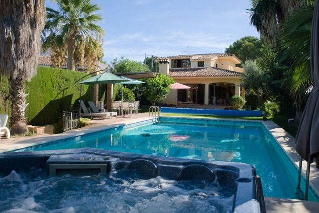 Foto 1 de Xalet en venda a La Cañada de 5 habitacions amb terrassa i piscina