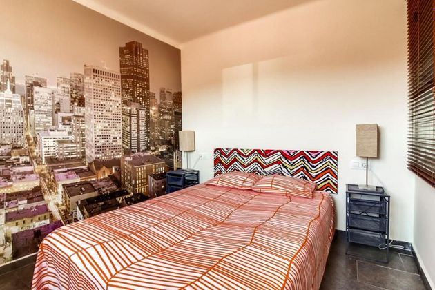 Foto 2 de Alquiler de estudio en El Raval con muebles y aire acondicionado