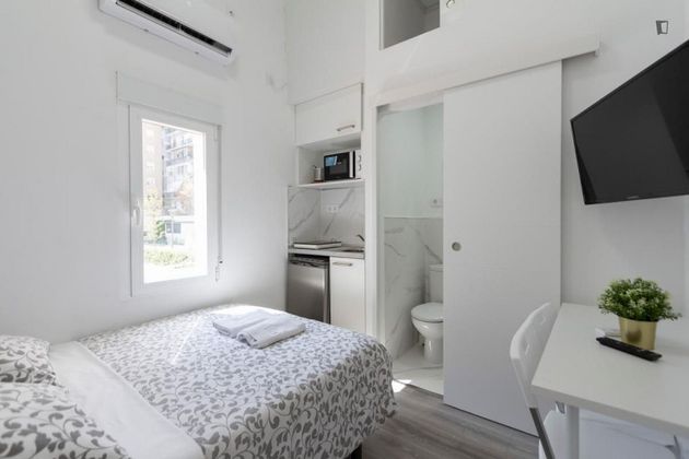 Foto 1 de Alquiler de estudio en Ibiza con muebles y aire acondicionado