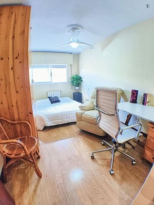 Foto 2 de Piso en alquiler en Los Cármenes de 4 habitaciones con terraza y muebles