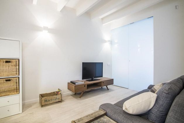Foto 2 de Alquiler de piso en El Clot de 1 habitación con muebles y aire acondicionado