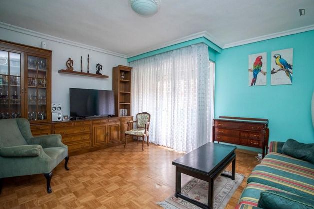 Foto 2 de Pis en lloguer a Valdezarza de 3 habitacions amb mobles