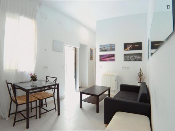 Foto 1 de Alquiler de piso en Pradolongo de 1 habitación con muebles