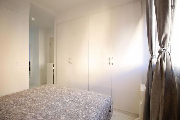 Foto 2 de Piso en alquiler en Moscardó de 1 habitación con muebles y ascensor