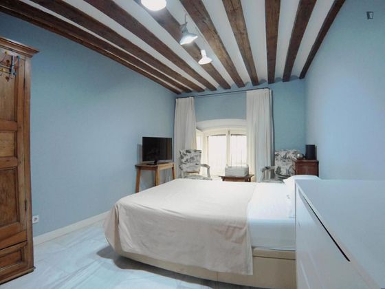 Foto 2 de Alquiler de piso en Cortes - Huertas de 1 habitación con muebles