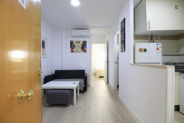 Foto 1 de Alquiler de piso en Puerta del Ángel de 2 habitaciones con muebles y aire acondicionado