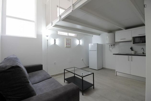 Foto 1 de Alquiler de estudio en Pradolongo con muebles y aire acondicionado