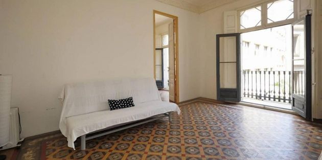 Foto 1 de Piso en alquiler en El Gòtic de 5 habitaciones con muebles