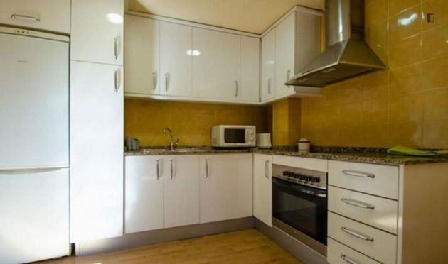 Foto 2 de Piso en alquiler en Vallcarca i els Penitents de 2 habitaciones con muebles y aire acondicionado