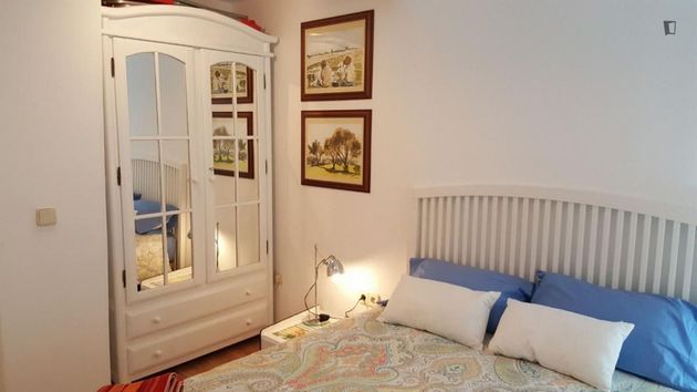 Foto 2 de Alquiler de piso en Argüelles de 1 habitación con muebles y aire acondicionado