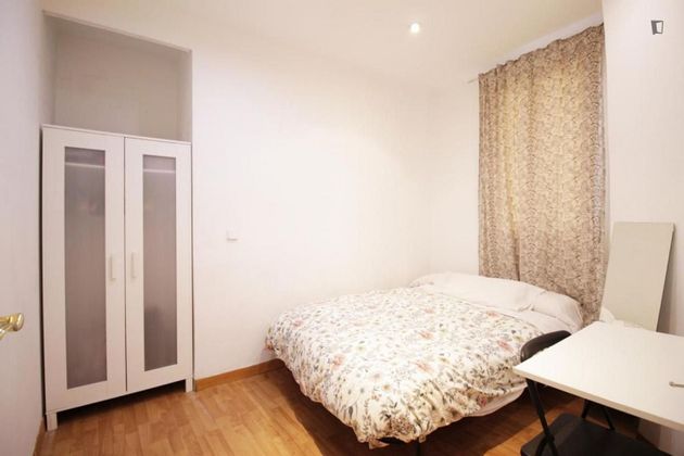 Foto 2 de Alquiler de piso en Cortes - Huertas de 3 habitaciones con muebles