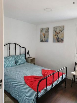Foto 2 de Pis en lloguer a Peñagrande de 2 habitacions amb mobles i aire acondicionat